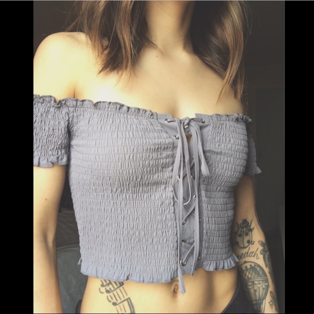 Off The Shoulder Crop Top! - Picture 2 of 3